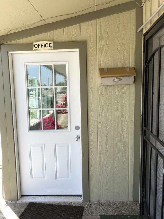 Dixon Motel Exterior photo